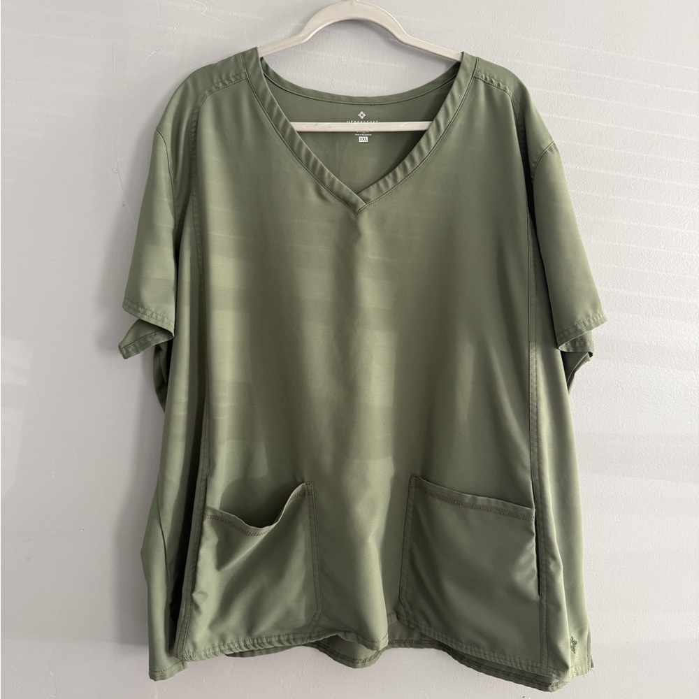 👚 Med Couture Olive Green V-Neck Top 👚